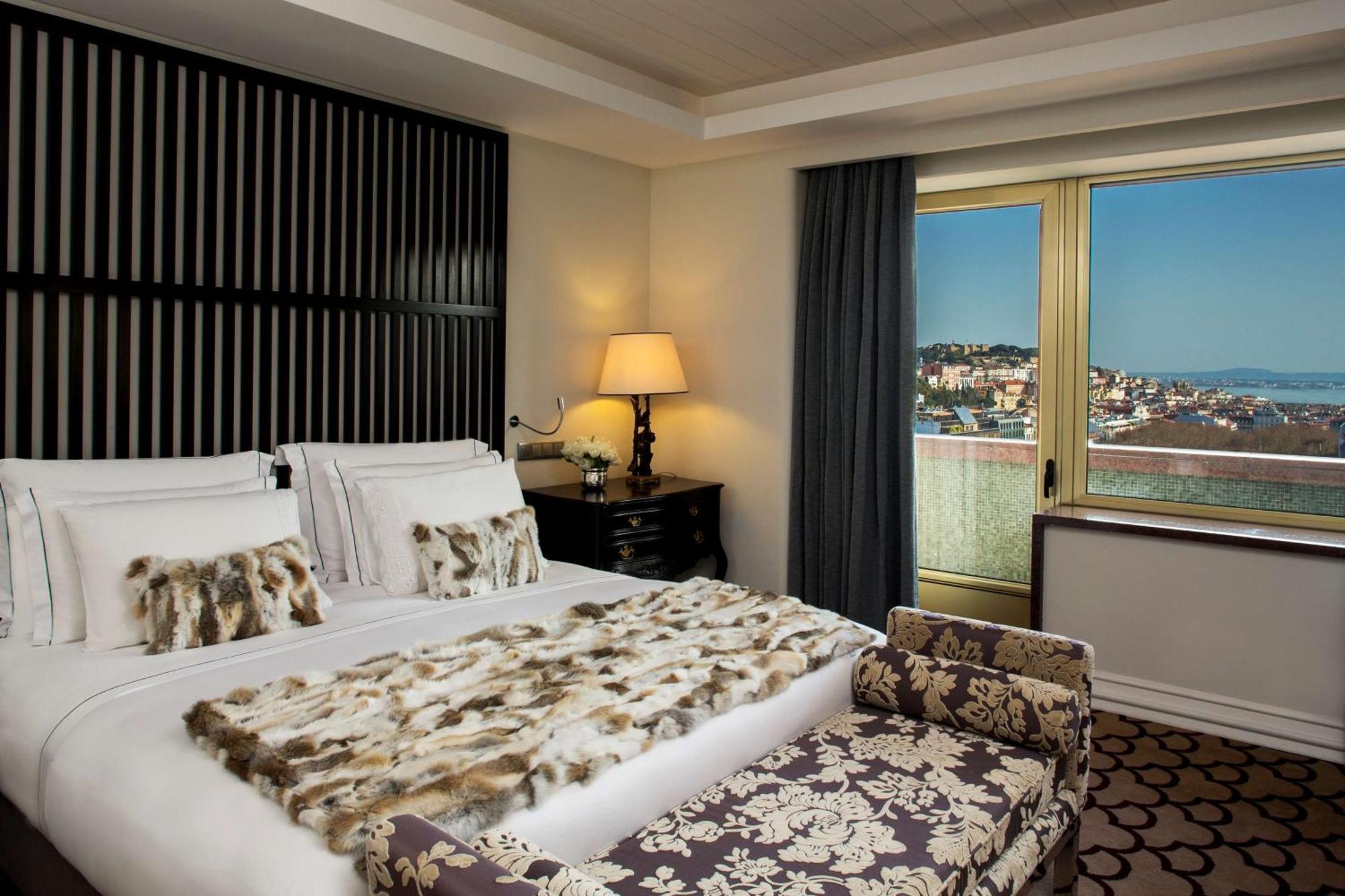 ทิโวลี อเวนิดา ลิเบร์ดาช - เดอะ ลีดดิ้ง โฮเทล ออฟ เดอะ เวิลด์ Hotel ลิสบอน ภายนอก รูปภาพ A bedroom at the hotel