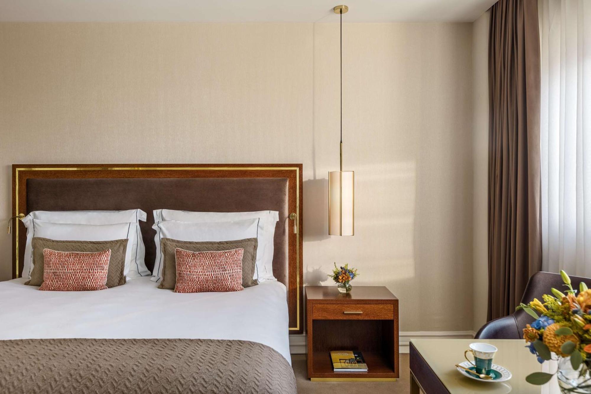 ทิโวลี อเวนิดา ลิเบร์ดาช - เดอะ ลีดดิ้ง โฮเทล ออฟ เดอะ เวิลด์ Hotel ลิสบอน ภายนอก รูปภาพ A room at the hotel