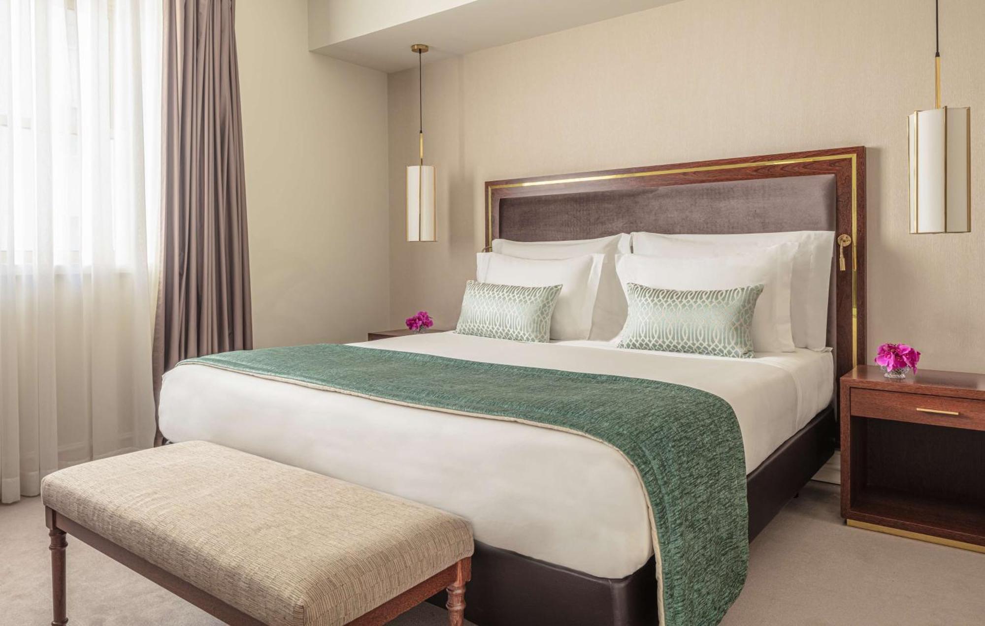 ทิโวลี อเวนิดา ลิเบร์ดาช - เดอะ ลีดดิ้ง โฮเทล ออฟ เดอะ เวิลด์ Hotel ลิสบอน ภายนอก รูปภาพ A bedroom at the hotel